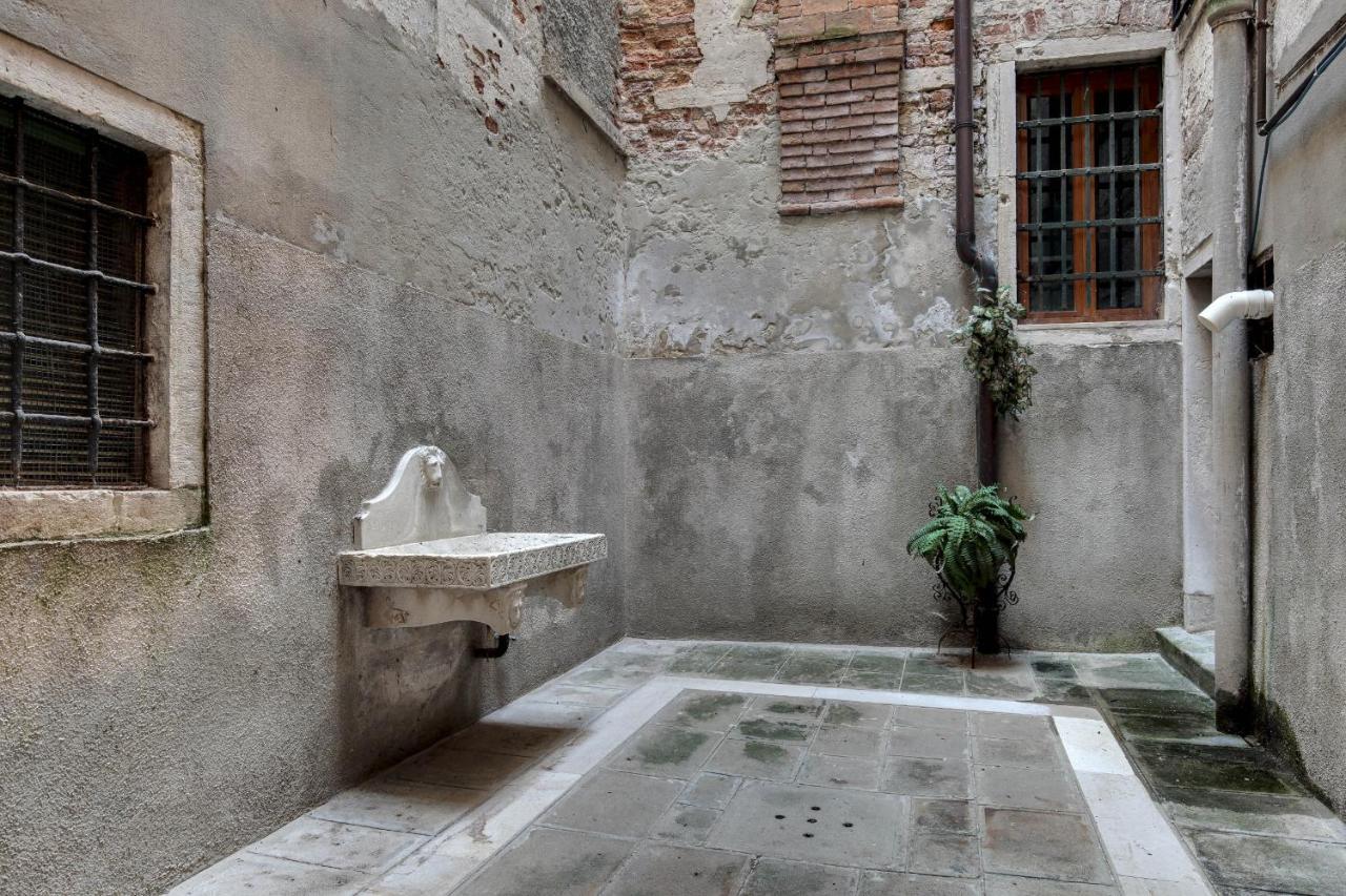 Canal View Suite In Rialto By Wonderful Italy Venecia Exterior foto